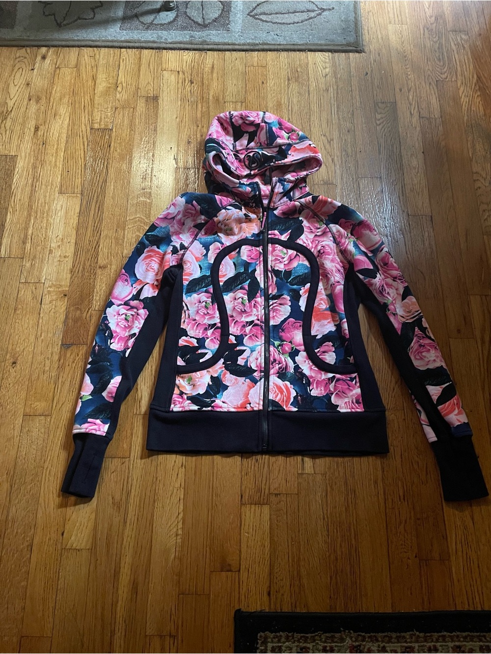 Lululemon Floral scuba jacket EUC